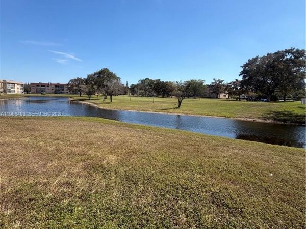 9201 Sunrise Lakes Blvd, Unit 302, Sunrise, FL 33322