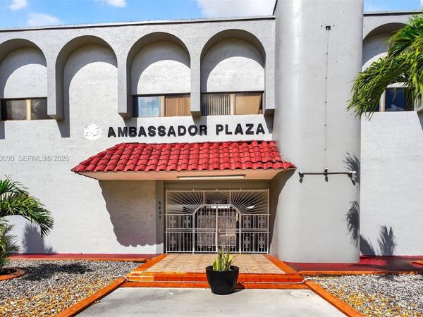 6447 Miami Lakes Dr E, Unit 205, Miami Lakes, FL 33014