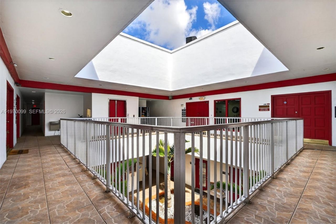 6447 Miami Lakes Dr E, Unit 205, Miami Lakes, FL 33014 Photo