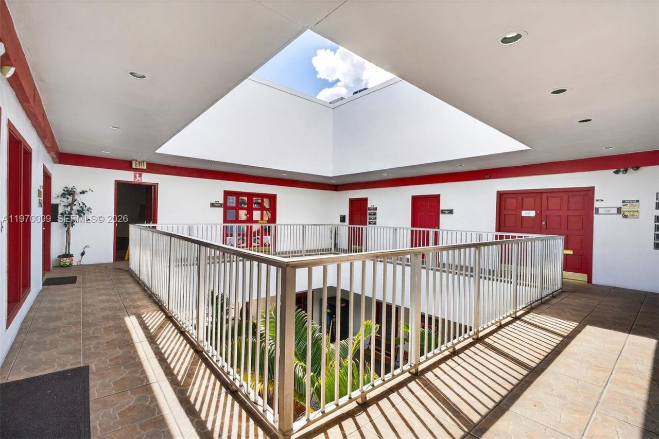 6447 Miami Lakes Dr E, Unit 205, Miami Lakes, FL 33014 Photo