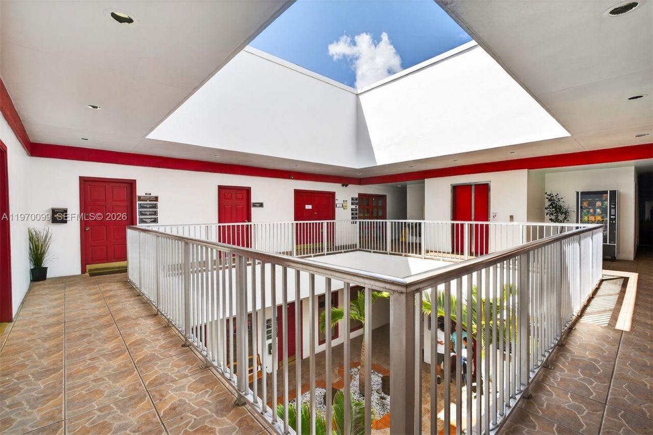 6447 Miami Lakes Dr E, Unit 205, Miami Lakes, FL 33014 Photo