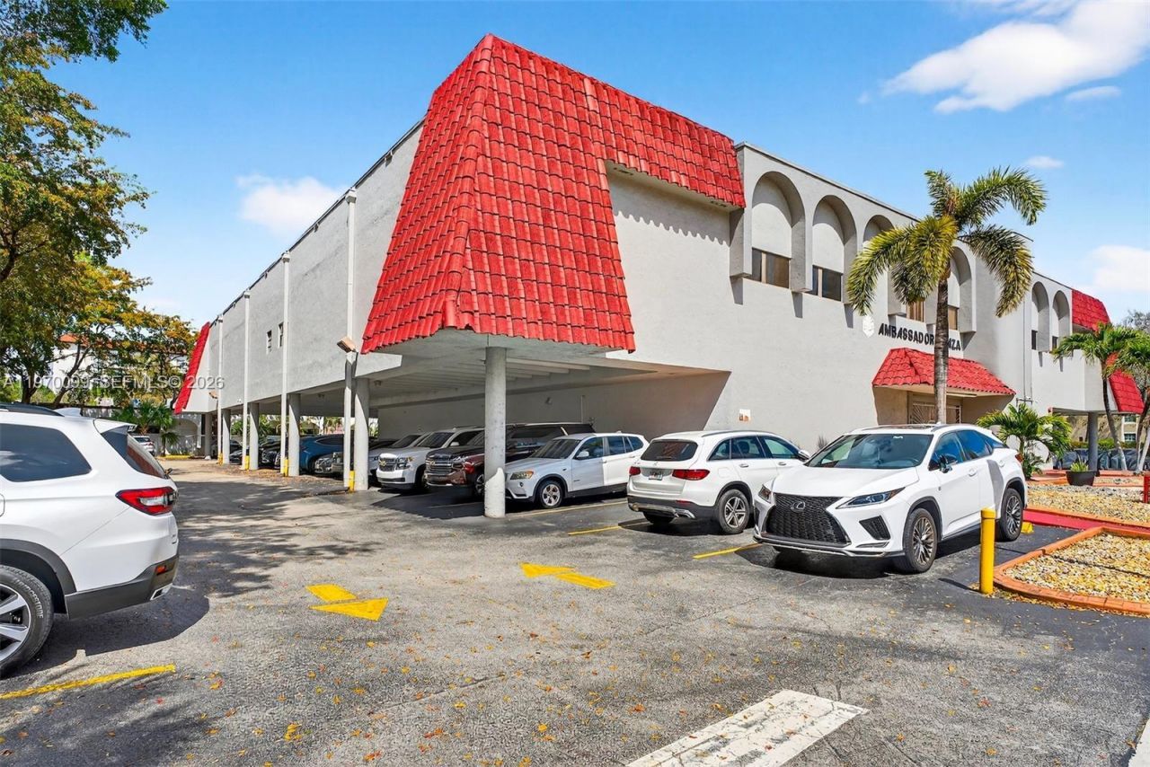 6447 Miami Lakes Dr E, Unit 205, Miami Lakes, FL 33014 Photo