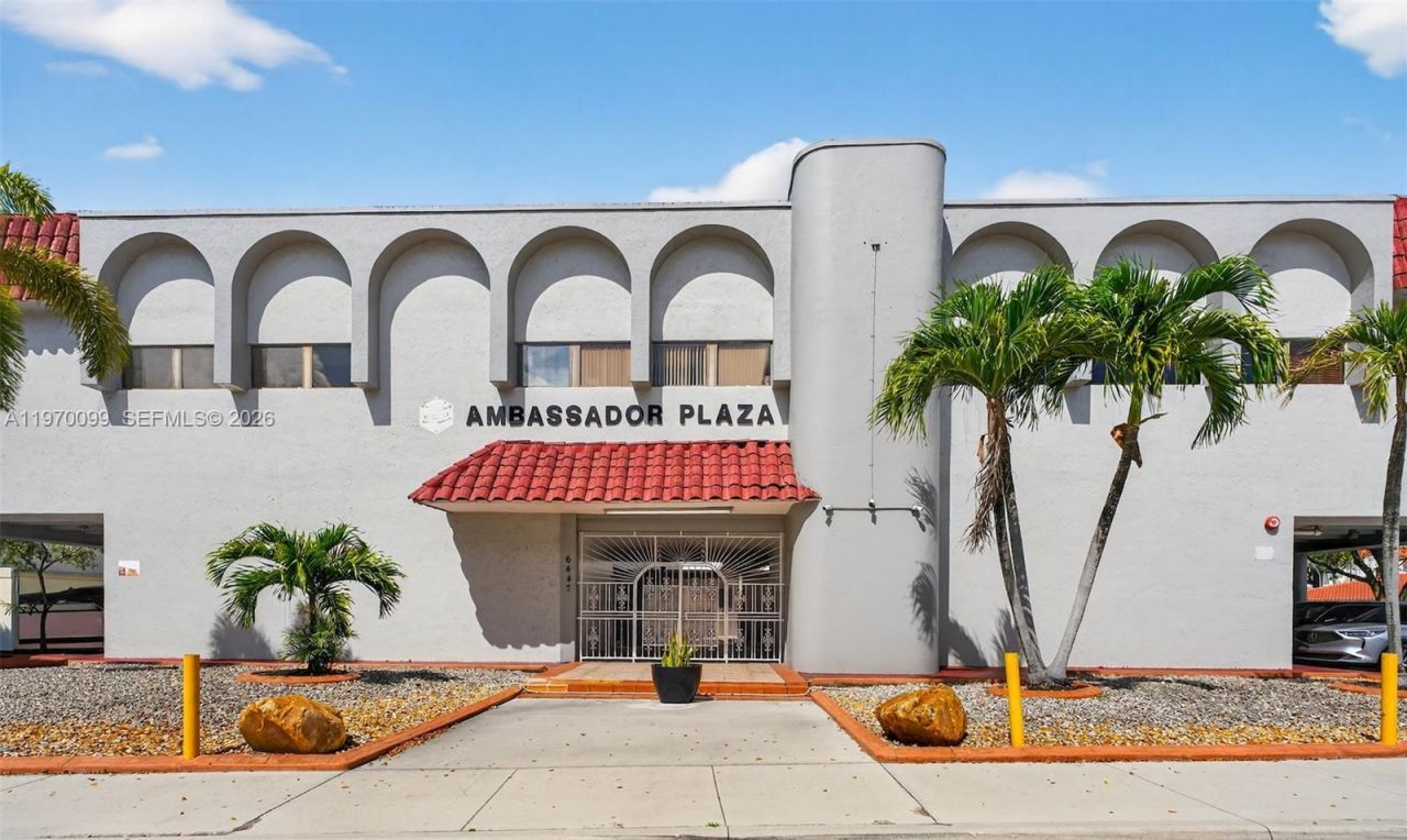 6447 Miami Lakes Dr E, Unit 205, Miami Lakes, FL 33014 Photo