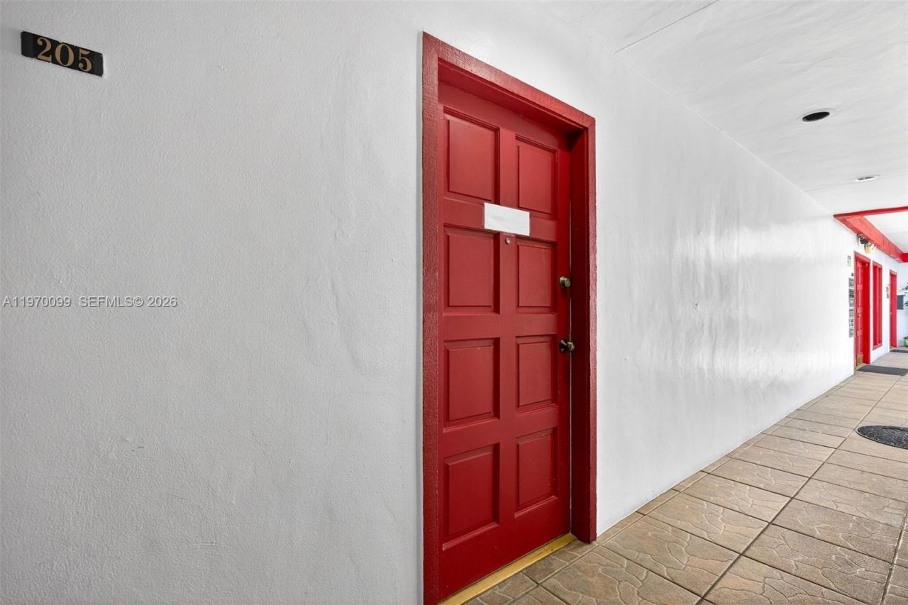 6447 Miami Lakes Dr E, Unit 205, Miami Lakes, FL 33014 Photo