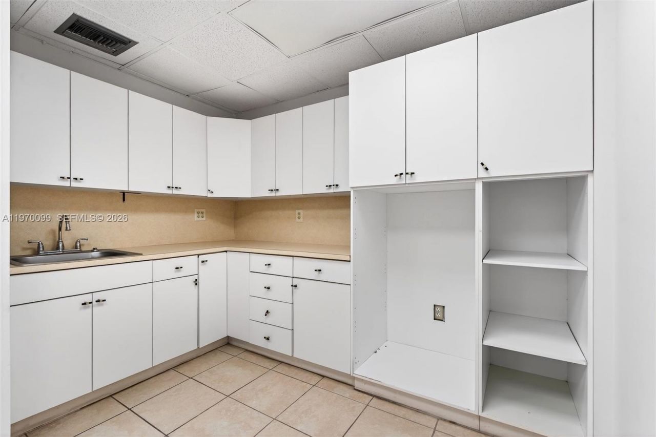 6447 Miami Lakes Dr E, Unit 205, Miami Lakes, FL 33014 Photo