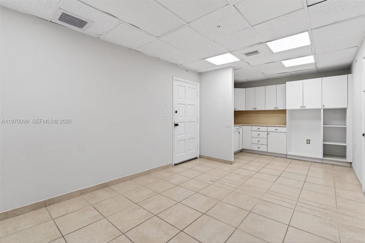 6447 Miami Lakes Dr E, Unit 205, Miami Lakes, FL 33014 Photo