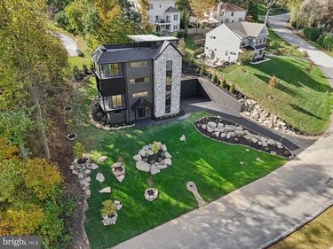 12 LANGTON LANE, NEWTOWN SQUARE, PA 19073