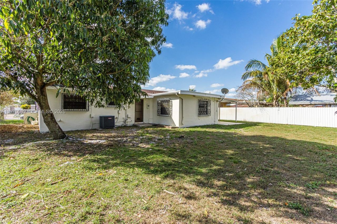 4275 NW 197th St, Miami Gardens, FL 33055 Photo