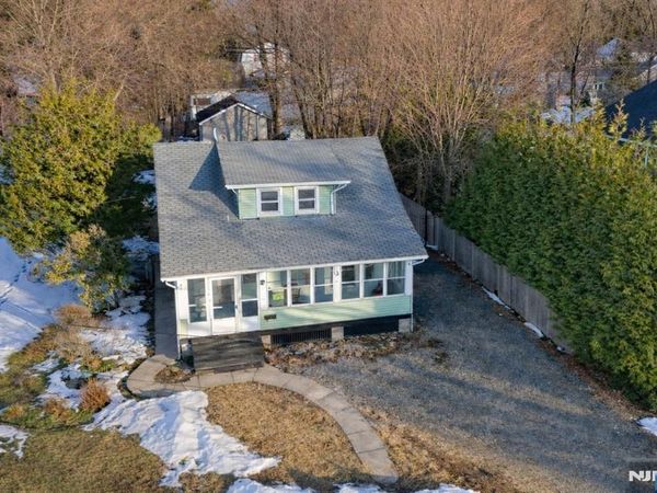 754 Wyckoff Avenue, WYCKOFF, NJ 07481