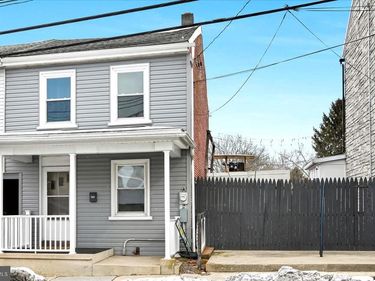 137 E HIGH STREET, WOMELSDORF, PA 19567