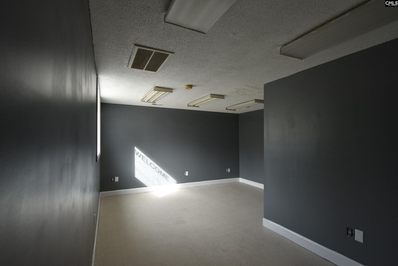 1530 Leaside Drive  Photo 10