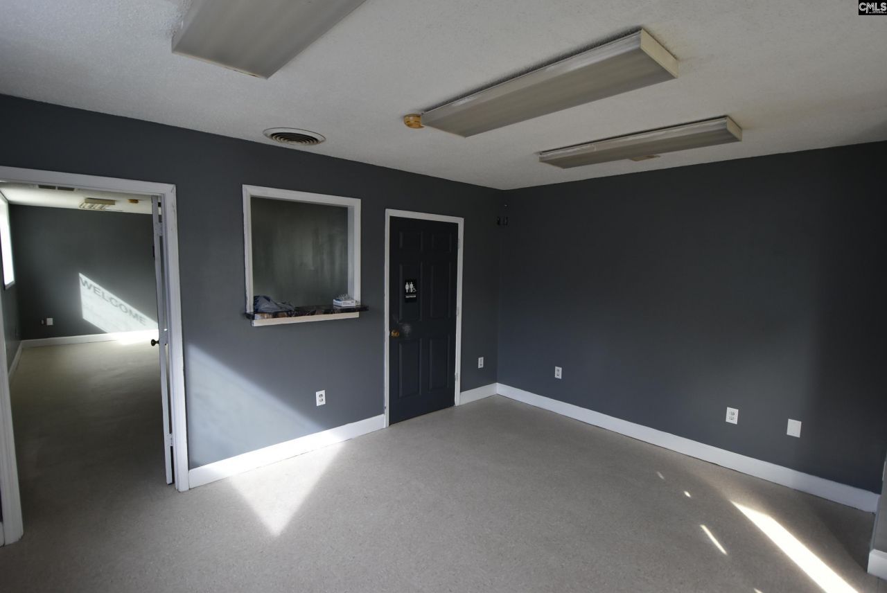 1530 Leaside Drive  Photo 9