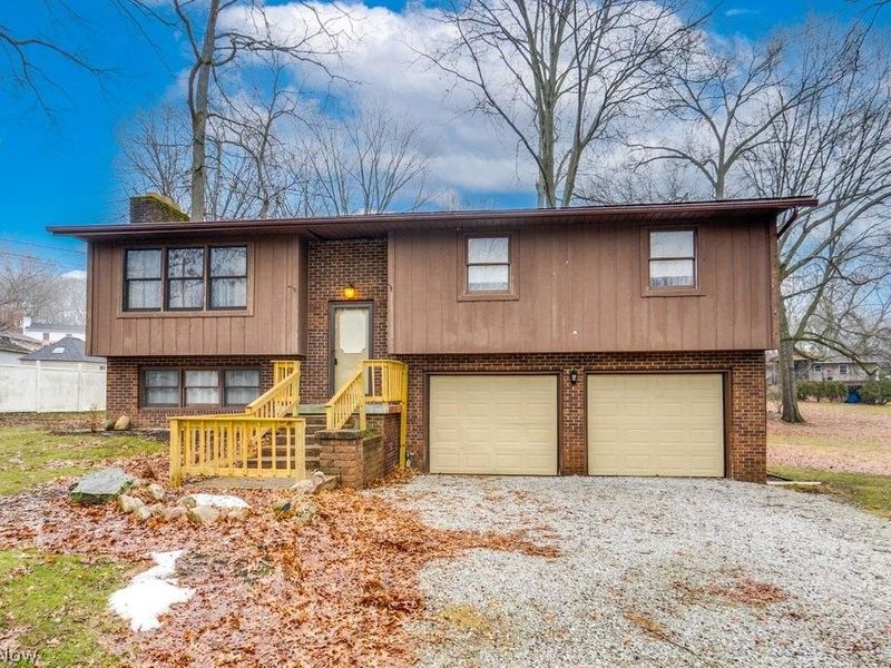 1510 Woodland Drive, Uniontown, OH 44685 Photo 2