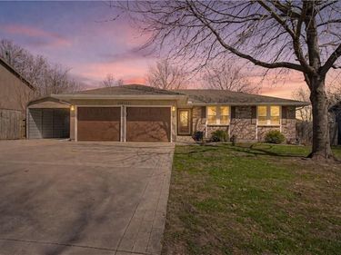 10501 N Forest Avenue, Kansas City, MO 64155