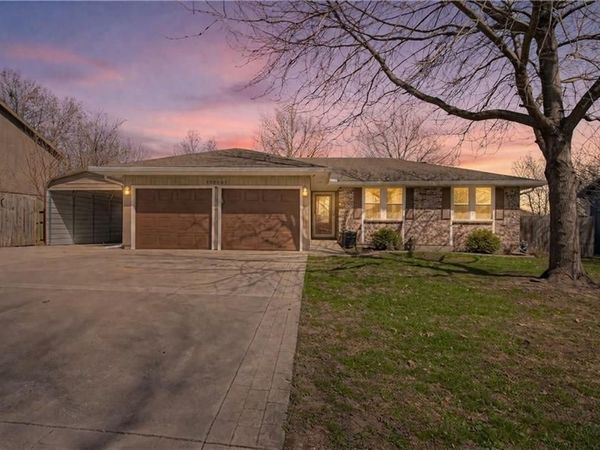 10501 N Forest Avenue, Kansas City, MO 64155