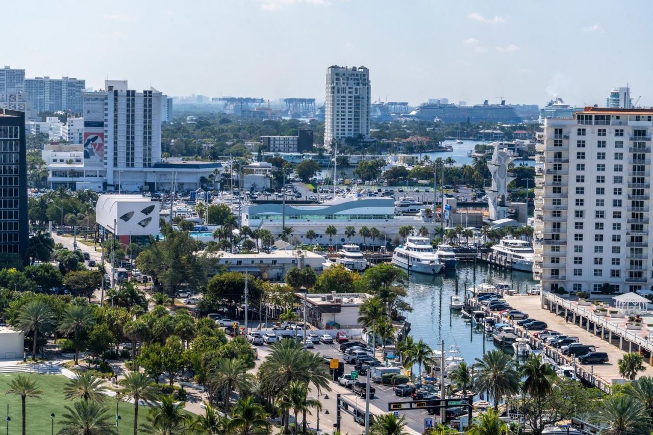 101 S Fort Lauderdale Beach Boulevard, Unit 1707, Fort Lauderdale, FL 33316 Photo