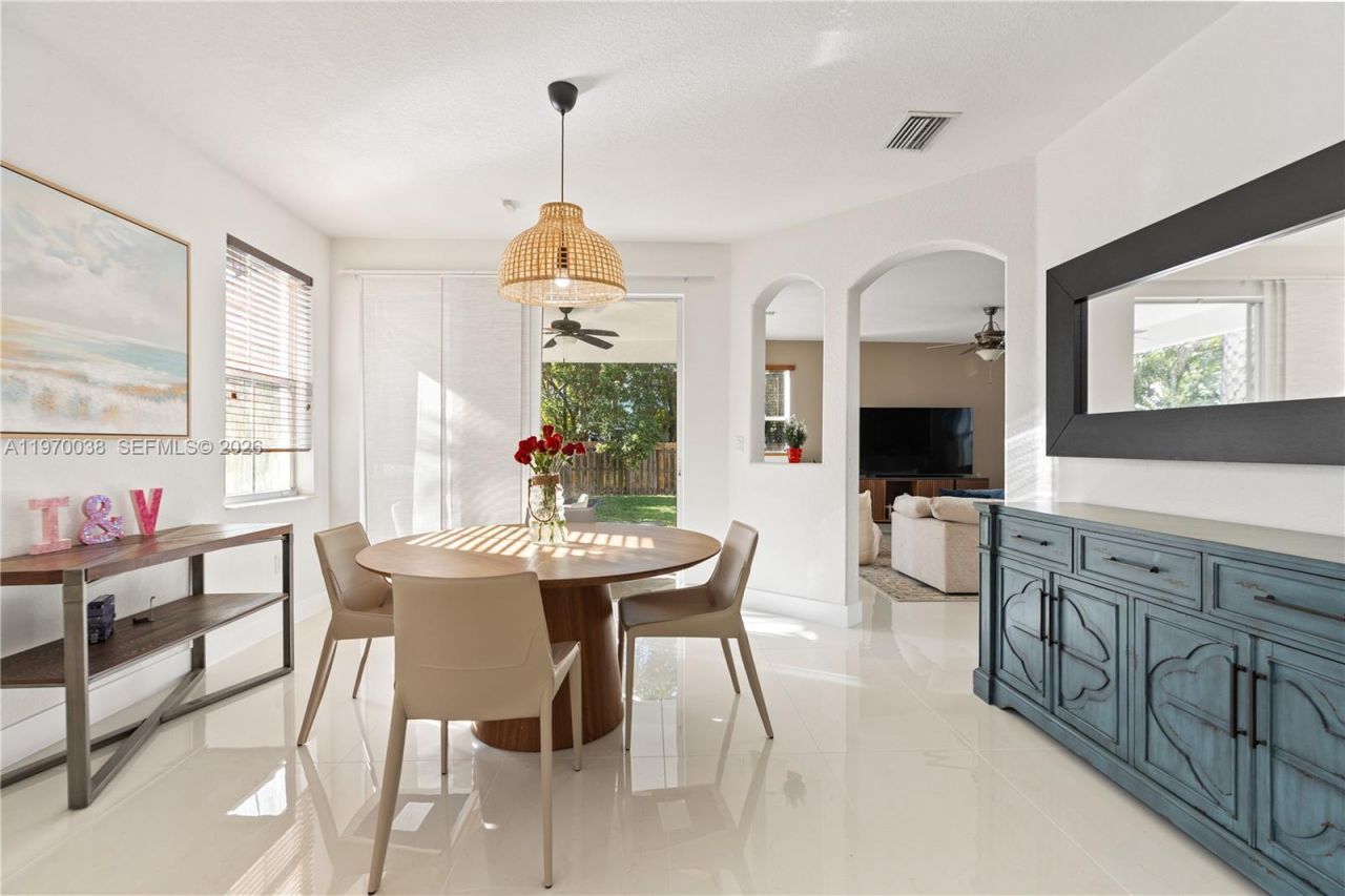 11558 NW 84th St, Doral, FL 33178 Photo