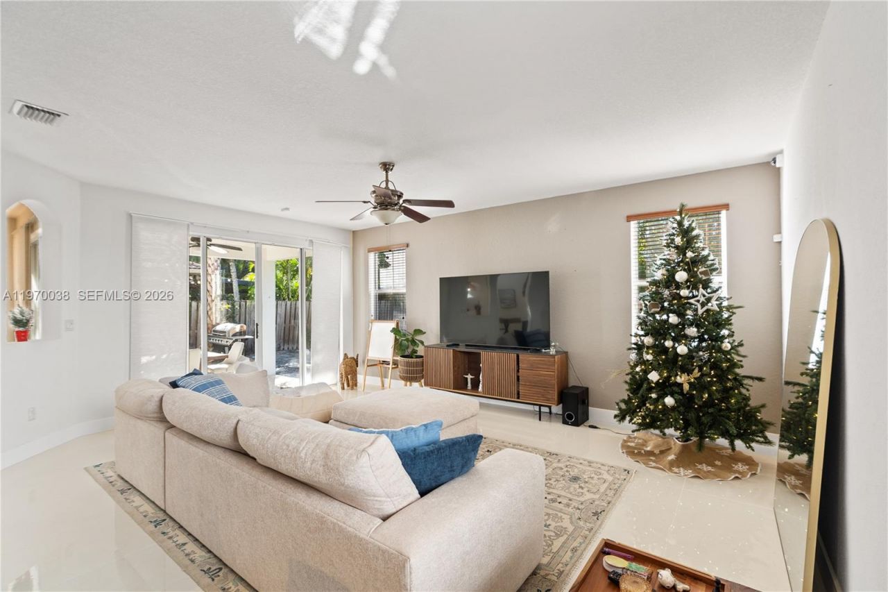 11558 NW 84th St, Doral, FL 33178 Photo