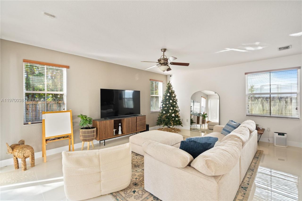 11558 NW 84th St, Doral, FL 33178 Photo