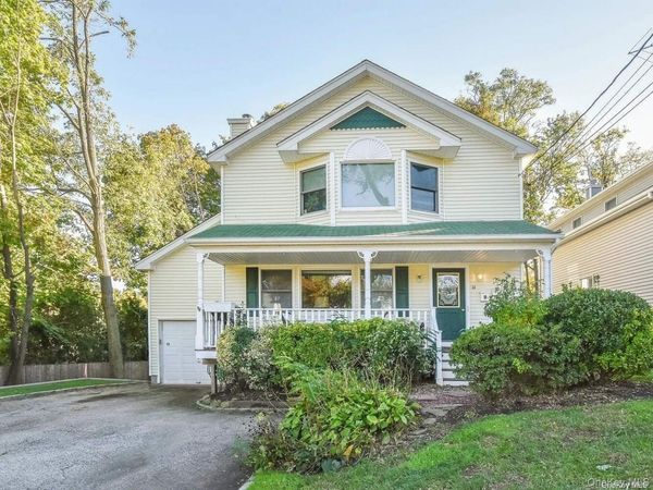 14 Hillcrest Street, Huntington, NY 11743