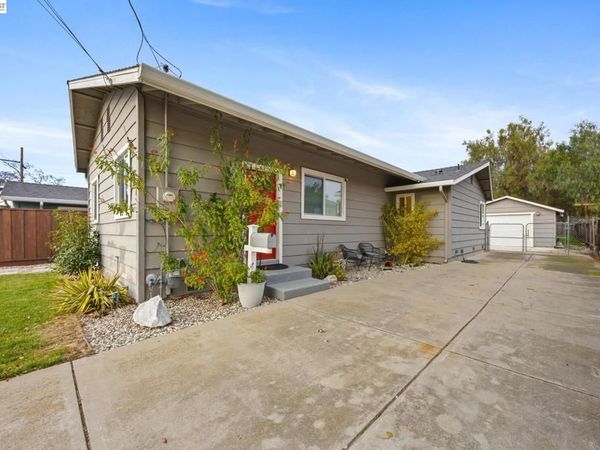 560 560 N M St, Livermore, CA 94551
