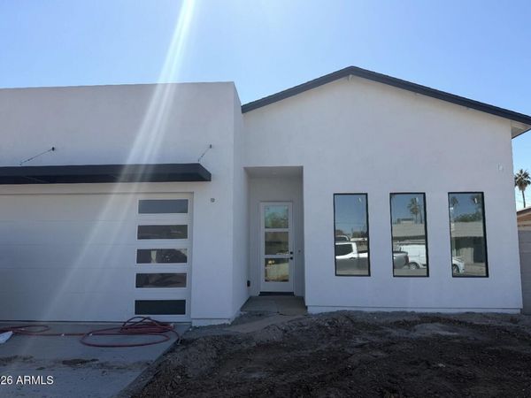 2009 E Don Carlos Avenue, Tempe, AZ 85281