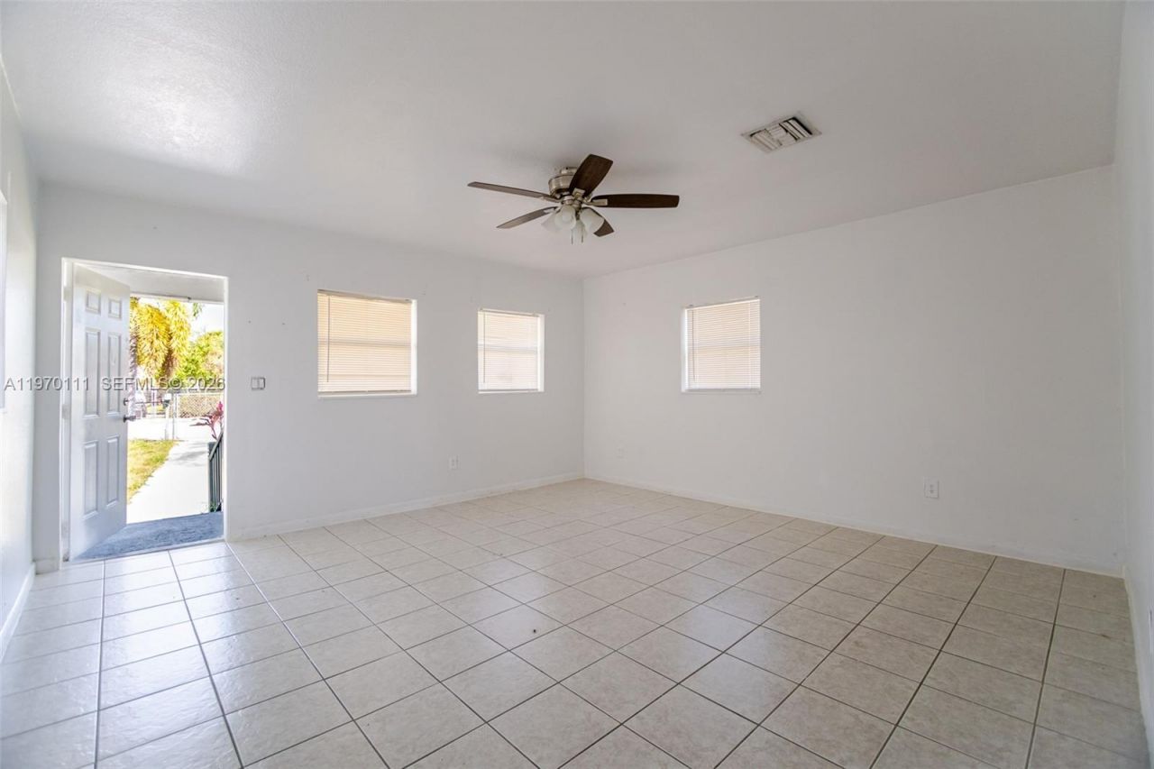 11740 SW 222nd St, Miami, FL 33170 Photo