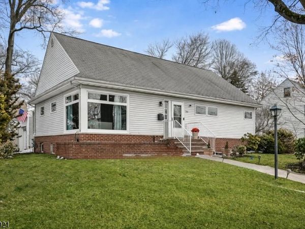 381 Dogwood Dr, Union, NJ 07083