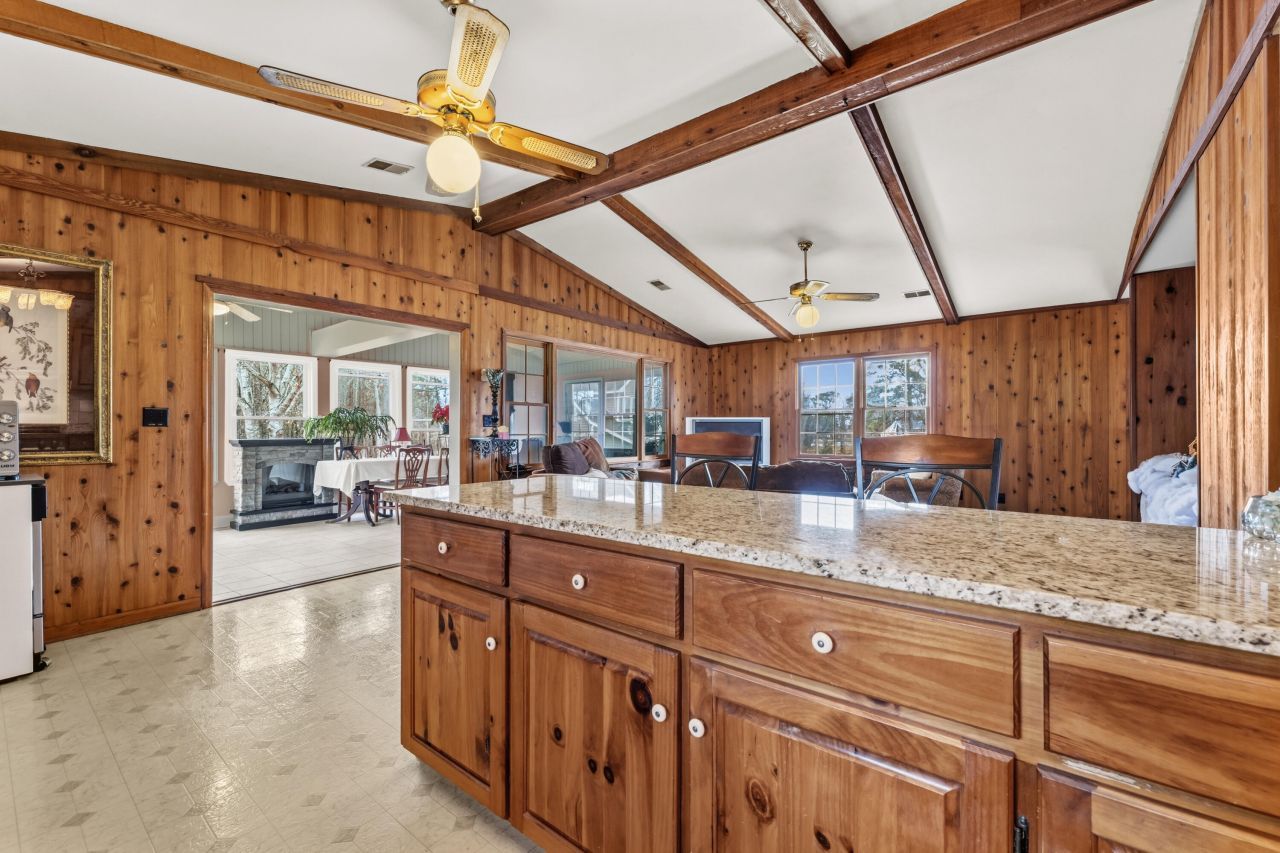 107 Jacks Lane Photo 6