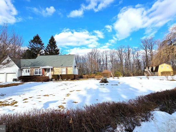 301 MINE ROAD, QUAKERTOWN, PA 18951