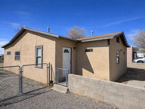 1609 Edith Boulevard SE, Albuquerque, NM 87102