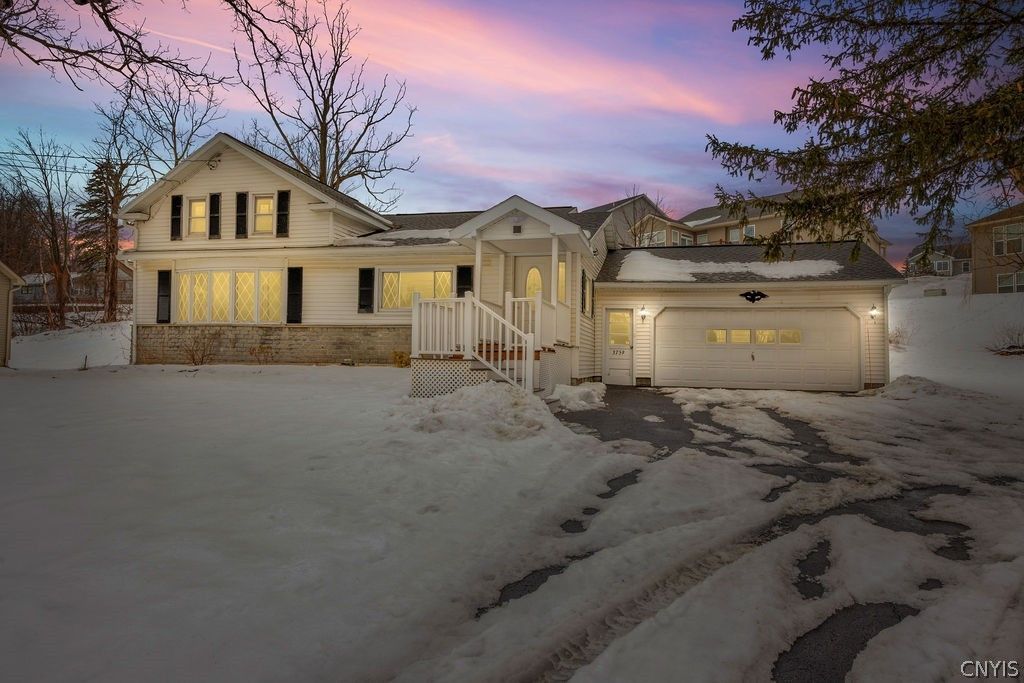 3759 Warners Road, Syracuse, NY 13209 Main Photo