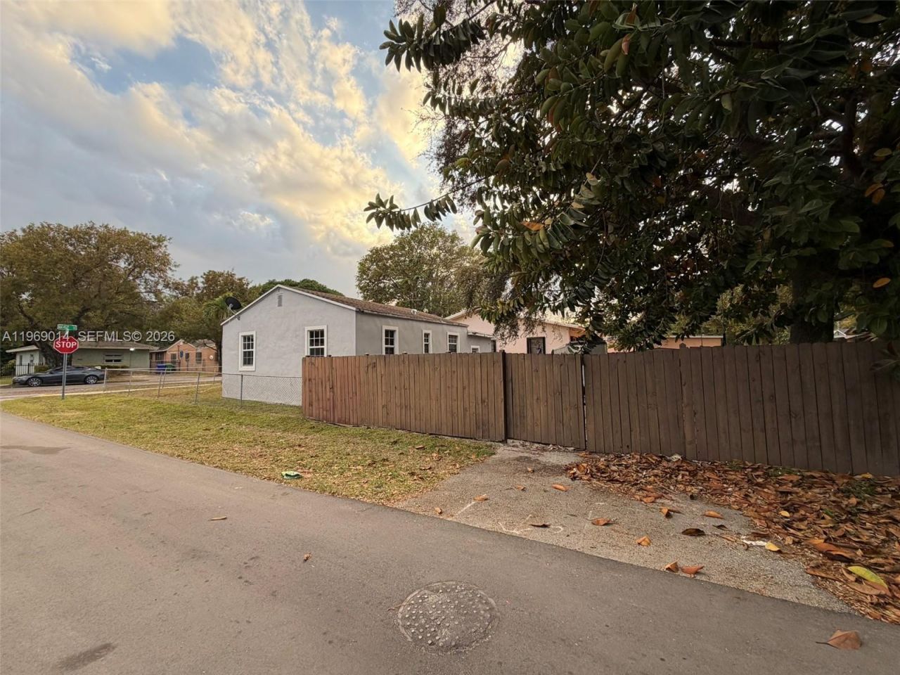 1249 NW 42nd St, Miami, FL 33142 Photo