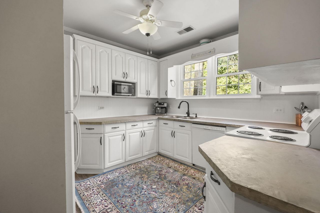 2407 Old State Road Photo 16