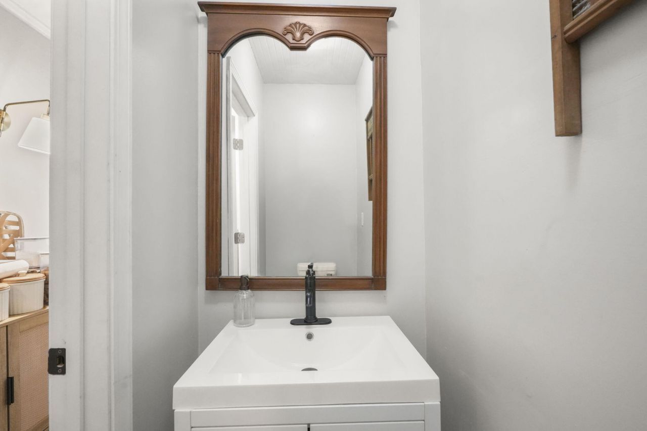 2407 Old State Road Photo 23