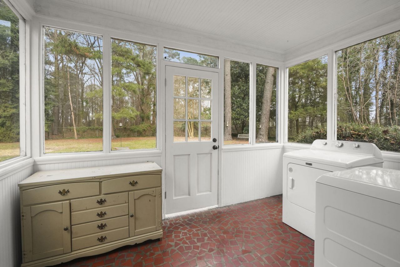 2407 Old State Road Photo 36