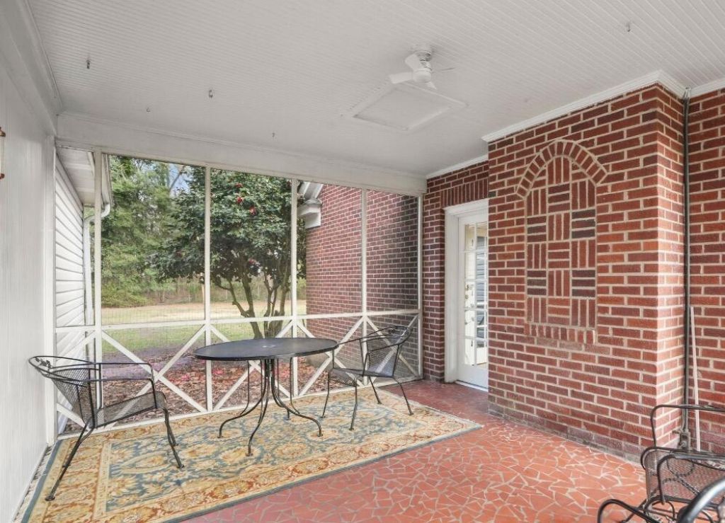 2407 Old State Road Photo 43