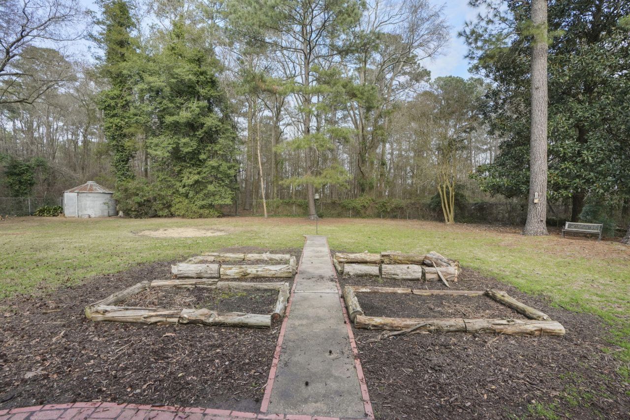 2407 Old State Road Photo 44