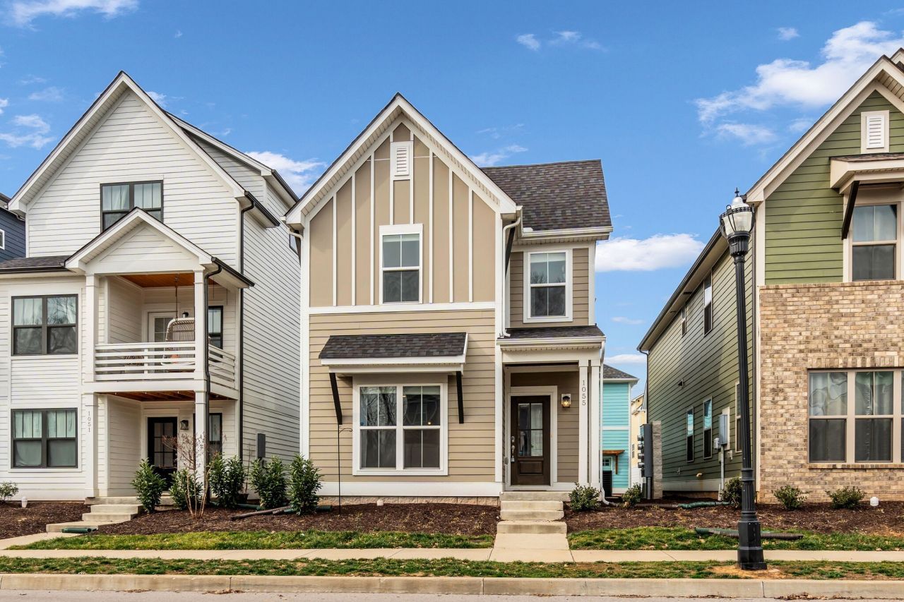 1055 Emery Bay Cir, Hendersonville, TN 37075 Main Photo