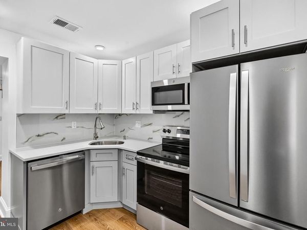1821 E OAKDALE STREET, PHILADELPHIA, PA 19125