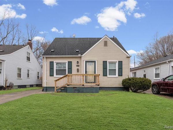 20228 Washtenaw Street, Harper Woods, MI 48225