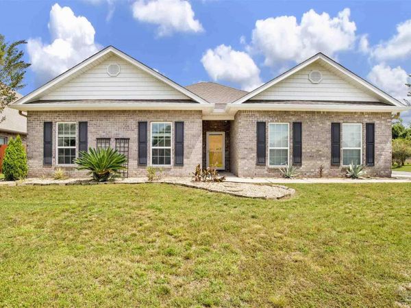 4738 Felicity Ln, Pace, FL 32571