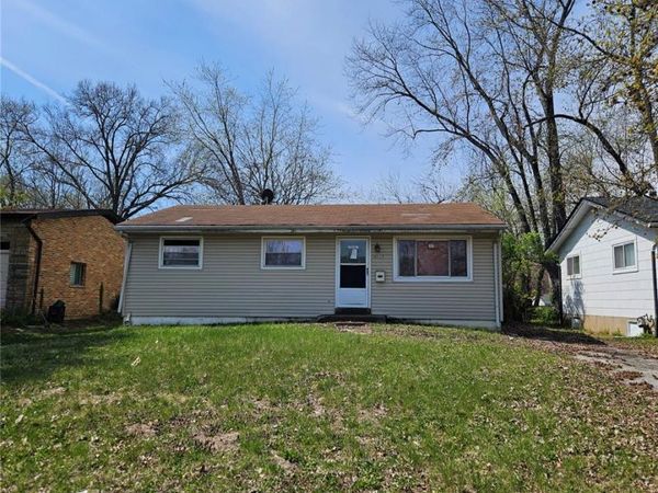 10117 Royal Drive , St Louis, MO 63136
