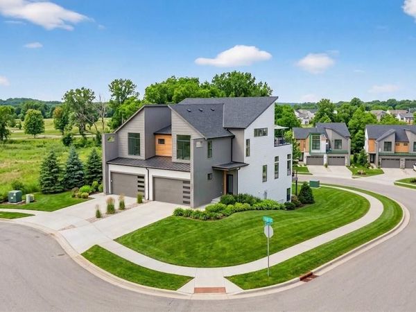 9311 Aminda Street, Lenexa, KS 66227