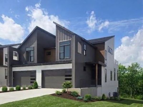 9309 Aminda Street, Lenexa, KS 66227