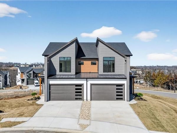 9309 Aminda Street, Lenexa, KS 66227