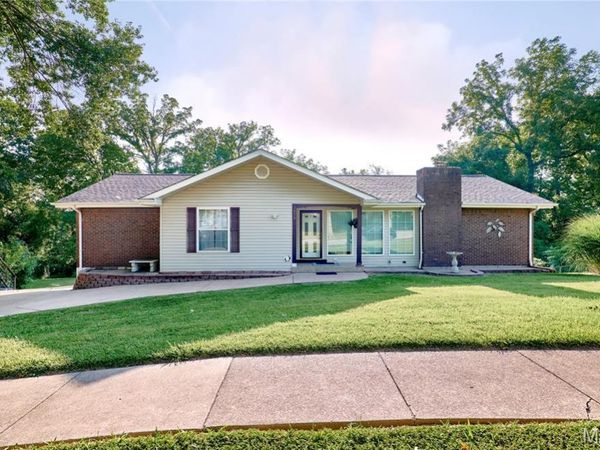 1628 Clock Tower Drive , St Louis, MO 63138