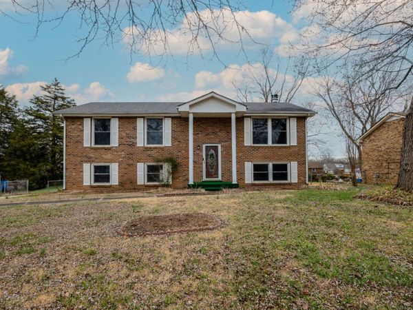 214 Morningside Dr , Clarksville, TN 37042