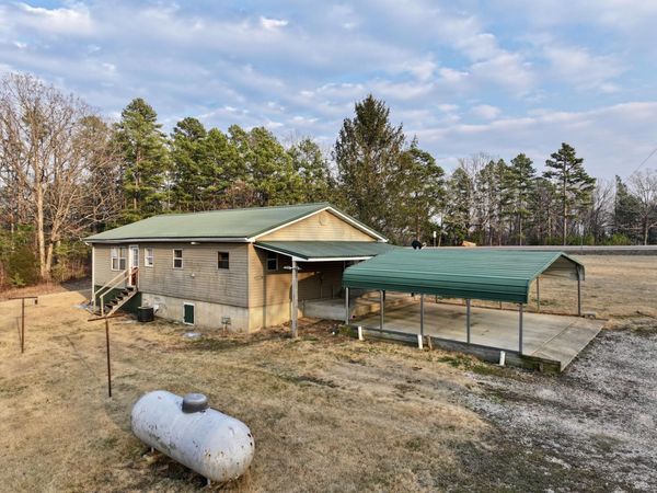 32 County Road 618, Ellington, MO 63638