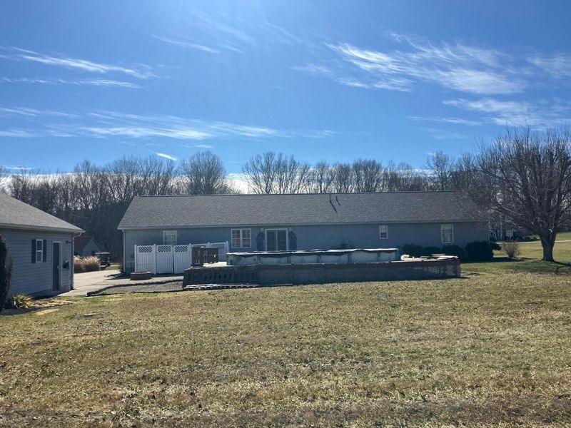 10535 S Poplar Drive, Glouster, OH 45732 Photo 10